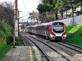 Haydarpasa banliyosunde calısan bir Marmaray seti